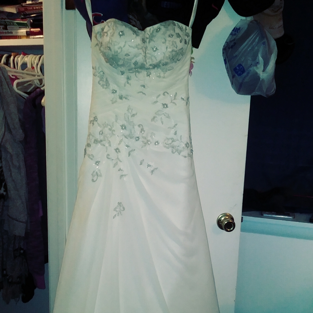 Strapless wedding gown